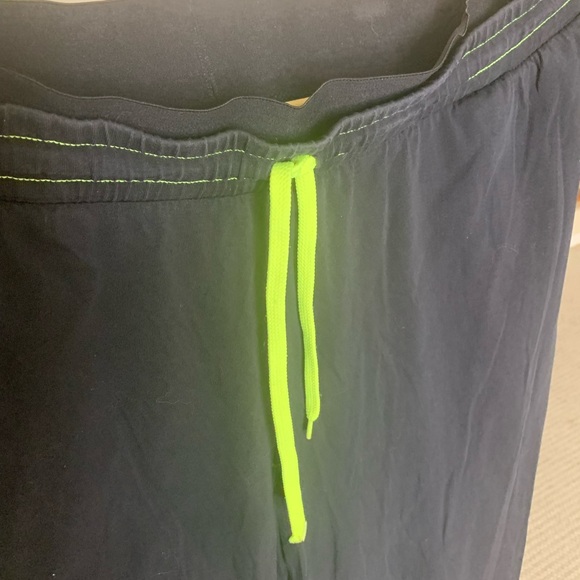 ZUMBA Black Fitness Pants Size Large Neon Drawstring and Tribal Symbol on Leg - Picture 3 of 8